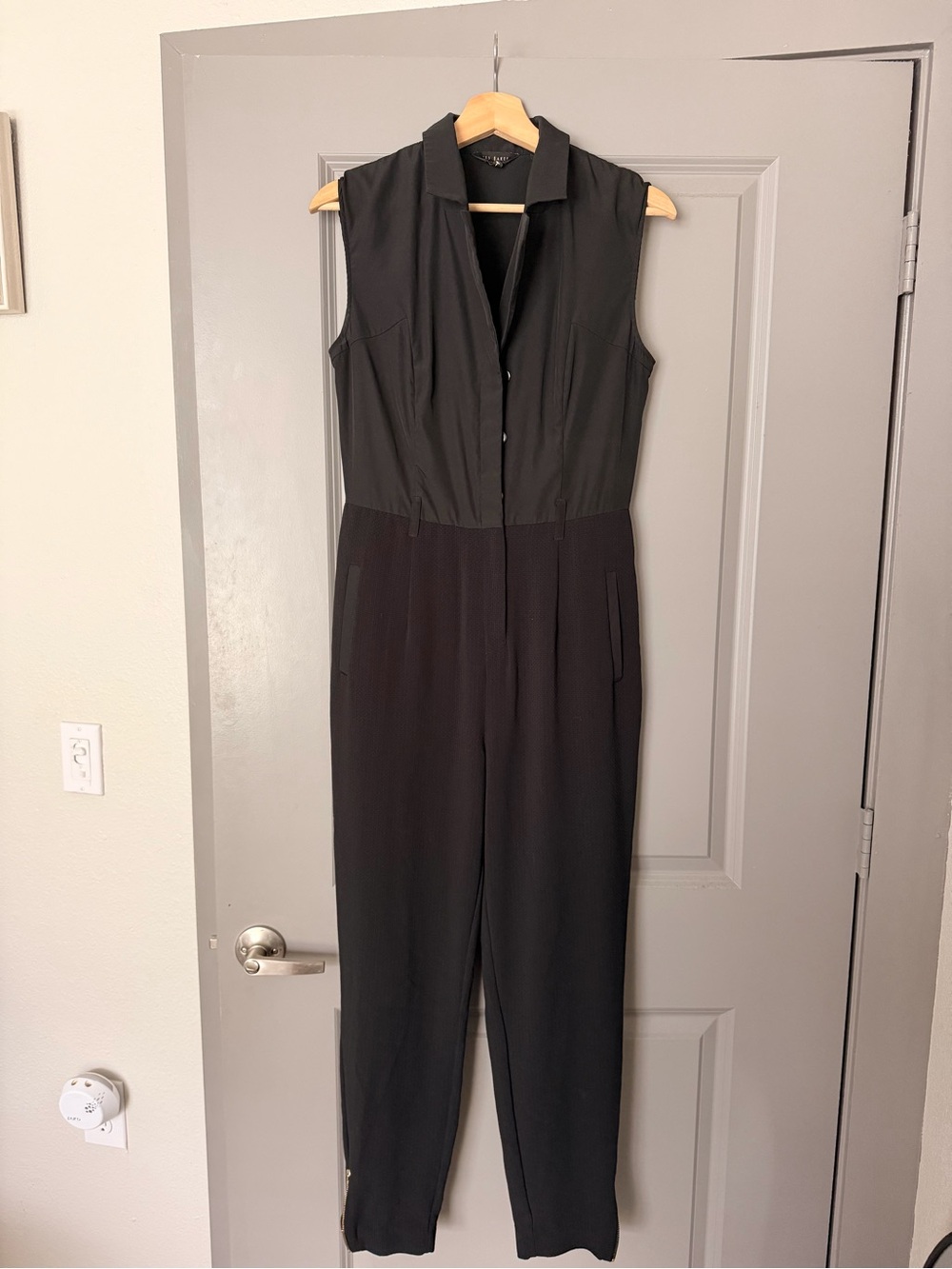 Ted Baker Black Tailored Sleeveless Jumpsuit Size 2 / US 6